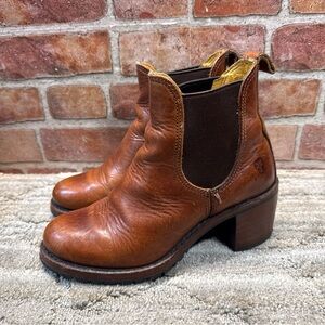 Frye Brown Leather Ankle Boots women Sz 7